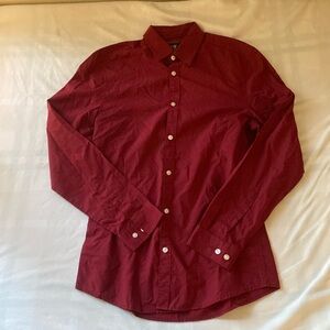 🍷 Men’s H&M slim fit small size long sleeve button down shirt. Wine Red 🍷